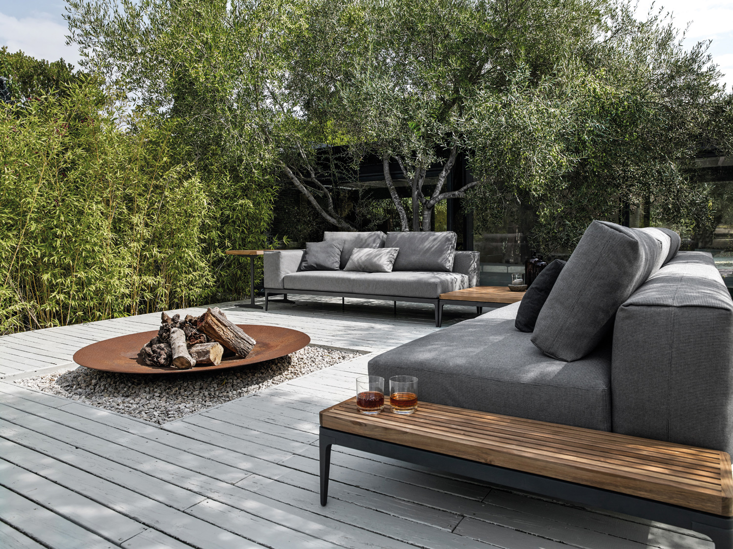 Best Selling Outdoor Furniture 2017 Gloster Grid Curran